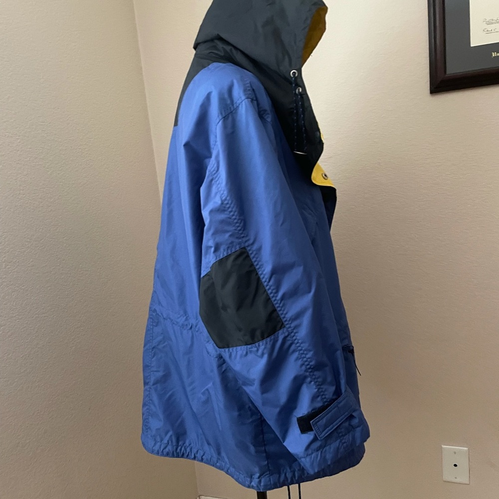 Coat/Jacket - Picture 2 of 6